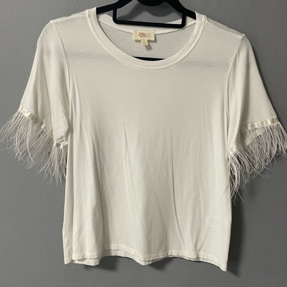 If She Loves ostrich trim short sleeves white shirt. Size Medium - Picture 1 of 6